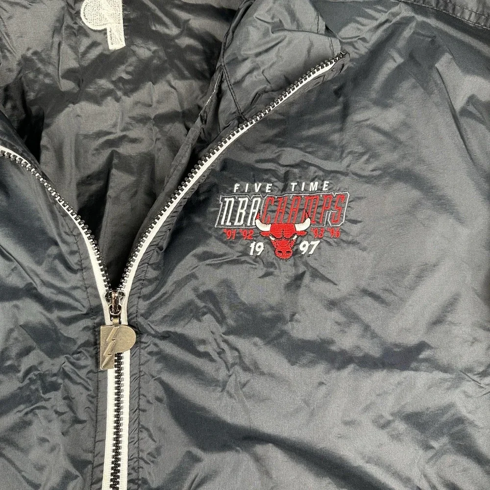 Vintage Chicago Bulls Jacket Mens L Windbreaker NBA Basketball Pro Player 90s - Picture 2 of 10